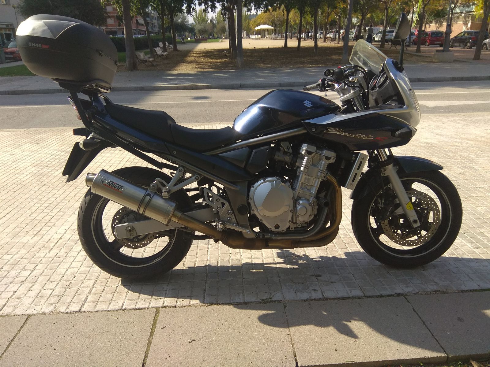 Suzuki Bandit 650, 2.400 €